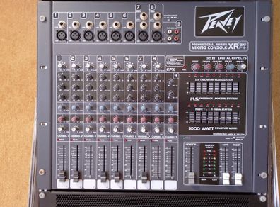 Peavey XR800F+ Professional Series 1000 Watt Powered Mixing Console in Excellent Condition + Flight Case