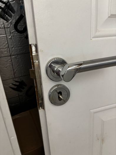 Internal pair of doors