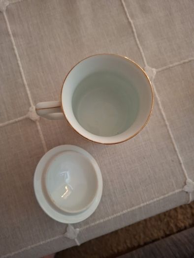 Traditional Chinese Scene Cup and Lid