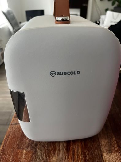 Mini fridge