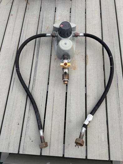 2 x 34kg Propane Gas cylinders & Changeover Regulator