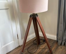 tripod lamp