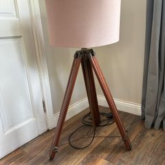 tripod lamp