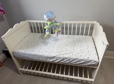 baby cot