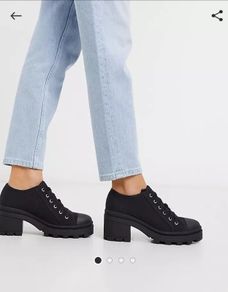 Truffle canvas shoes