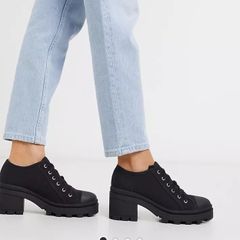 Truffle canvas shoes