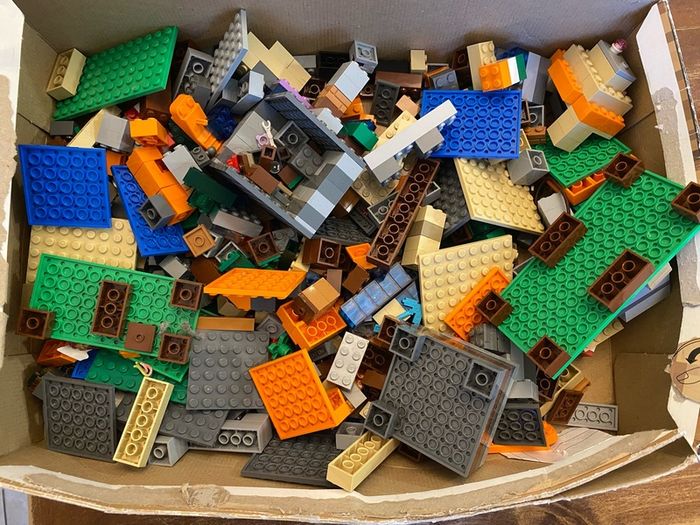 Lego Minecraft Crafting Box Set 21116