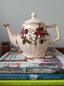 Vintage Sadler England Dark Red and White Roses Teapot