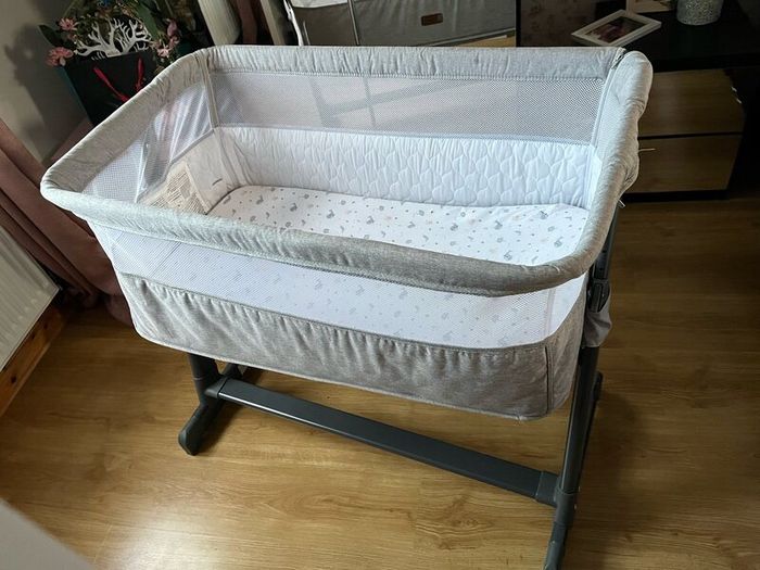 baby cot