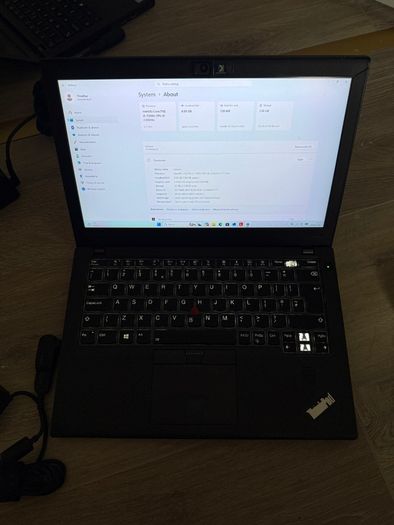 Lenovo ThinkPad X270 ,  i5-7300U, 8GB ram, 256GB SSD