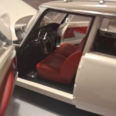 Citroen DS 21 Break 1970 White/Grey - Norev - 1:18 - New in Box