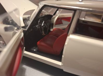 Citroen DS 21 Break 1970 White/Grey - Norev - 1:18 - New in Box