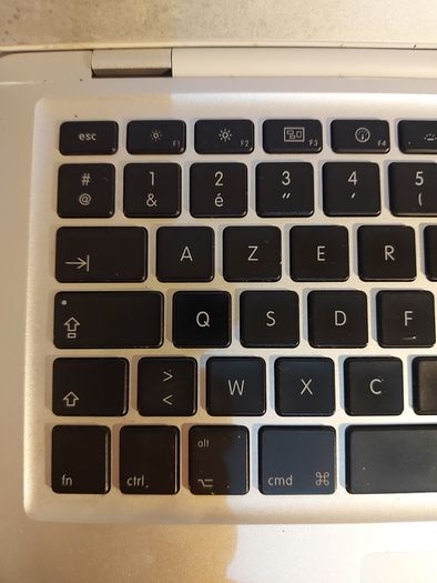 MacBook Air 13 inch, A1237, excellent cosmetic Condition, Password Locked