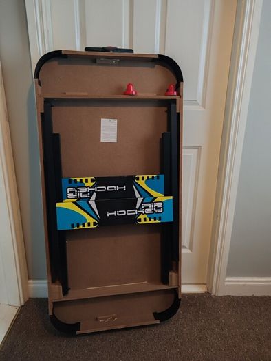 Foldable hockey table