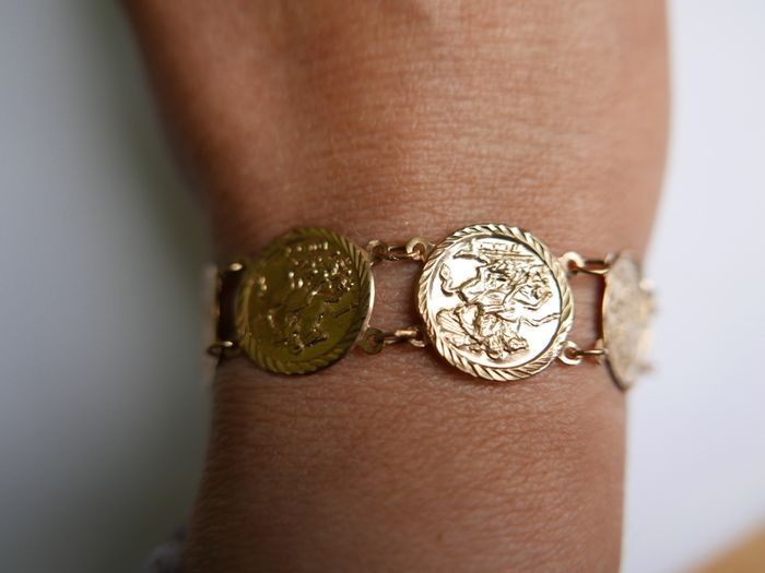 Vintage 9CT GOLD BRACELET Hallmarked 375. St. George Medallions  Bangle. length 7" - 4,45g