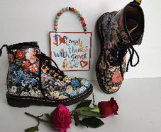 Dr Martens 1460 8 eye Sienna Miller floral flowers england vintage UK6 EU39 US 8