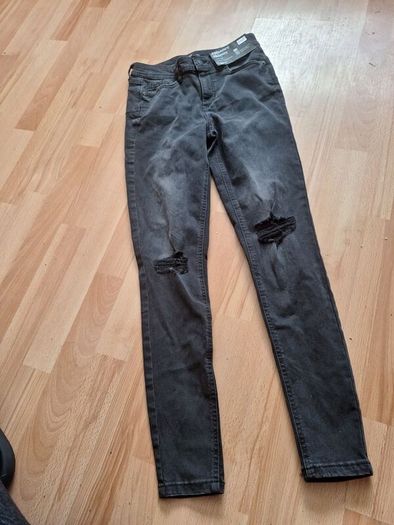 Jeans/Mid Rise Skinny Jeans .. Size 8 UK..36 EU