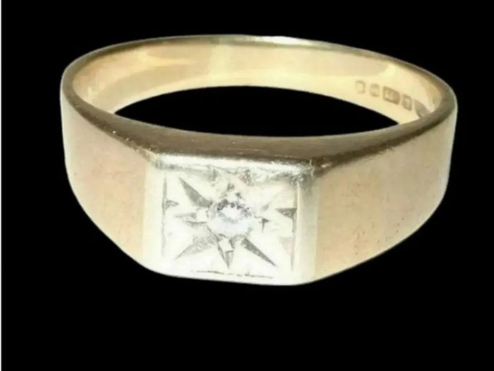 Vintage Hallmarked 9ct Solitaire