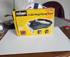 Magnifying visor