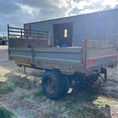Tipping trailer