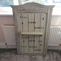Shabby chic wall decor