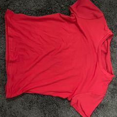 Red small top