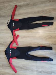 2 Kids wetsuits