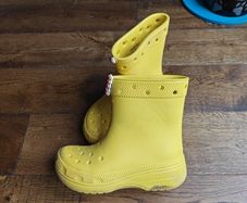 crocs wellies in yellow sunshine