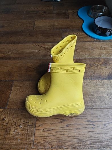 crocs wellies in yellow sunshine