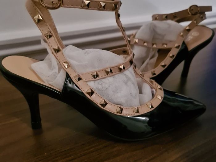 Black Patent Leather / Beige / Gold Stud High Heels BRAND NEW!!!