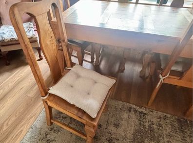 Dining Table and 6 chairs