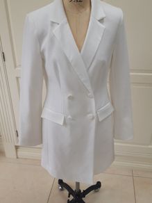 stunning white blazer dress.size 10 brand new. This is a beautiful tailored blazer dress.