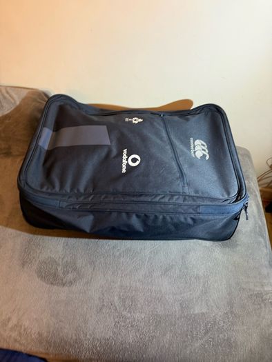 Ireland rugby Canterbury luggage approx inches 30 x 20 x 10