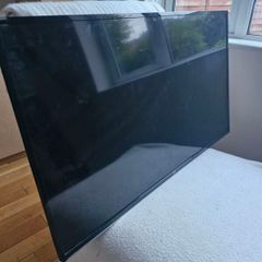 40" Smart TV
