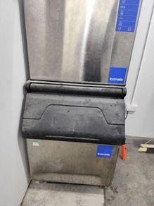 Ice machine Icematic insulated storage bin