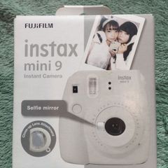 Instax Mini 9 Fujifilm Polaroid Camera and 10x Cards Ready
