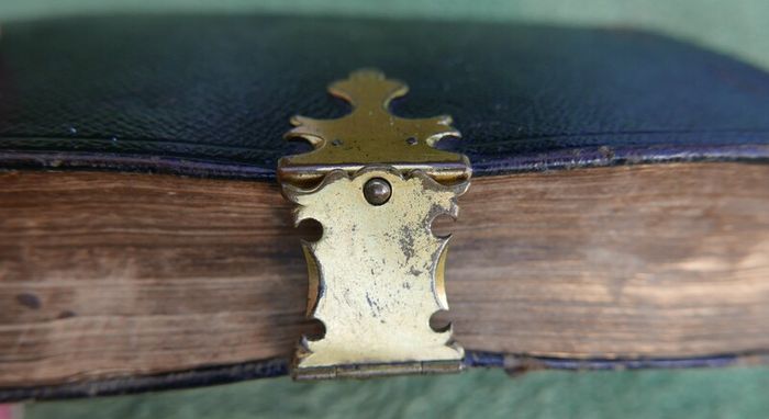 Antique 1852 Holy Bible New And Old Testaments