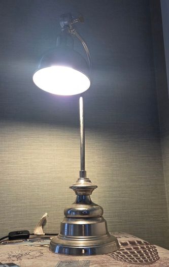 Metal table lamp