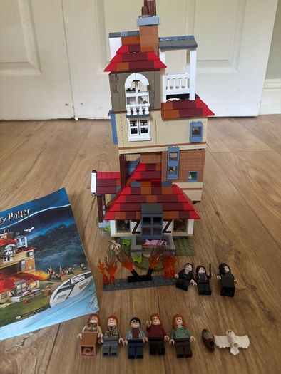 Lego Harry Potter Attack On The Burrow 75980