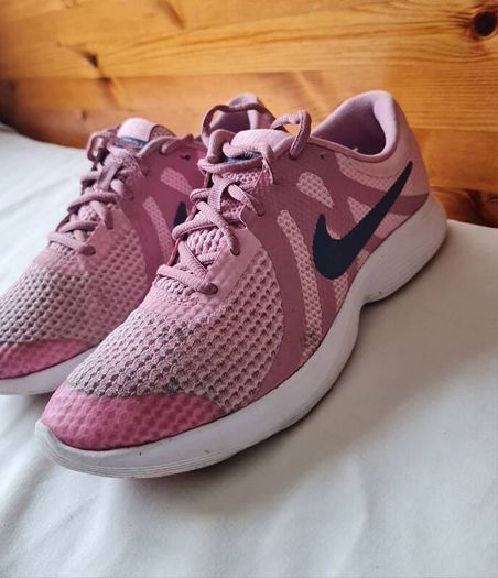 2019 nike revolution 4 pink Size 4.5 eu 37.5 in excellent condition