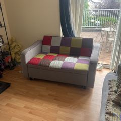 couch/pull out bed
