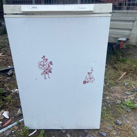 Chest freezer