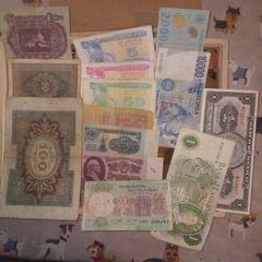 4 kg.coins+14 banknotes.