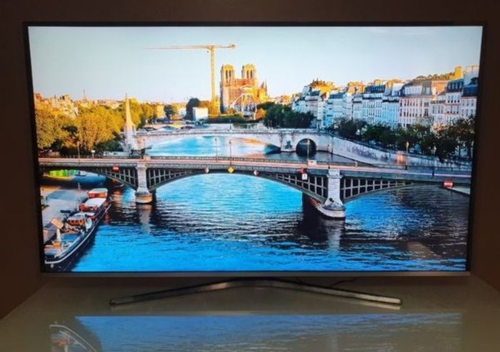 55" Samsung 4k Ultra HD HDR Freeview Freesat HD Smart LED TV