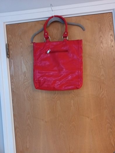 Elecanz  Large Red Handbag.  S. Large.  B.N.W.T