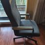 Swivel Chair Image 3