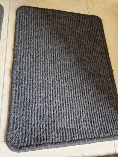 Car floor mats