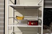 Expandable microwave shelf
