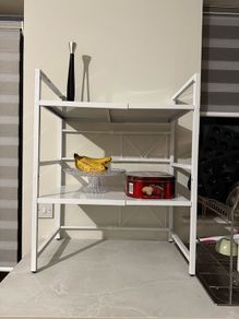 Expandable microwave shelf