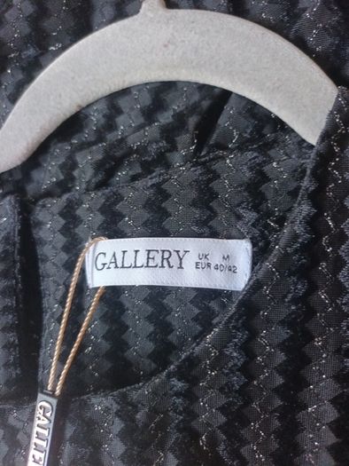 Gallery Black   Sleevless Top  S.M. 12-14.   B.N.W.T